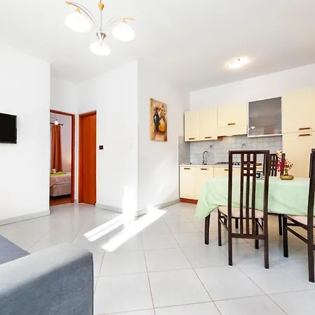 Mara Apartman *