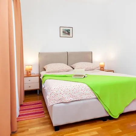 Apartman Mara *