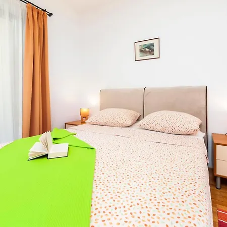 Apartman Mara *