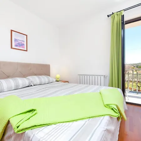 Apartman Mara *